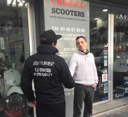 Remplacement double vitrage d'une vitrine à Paris 15e